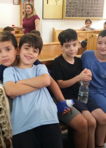 שכבה ב’ מבקרת בבית הכנסת – נעם לוי, ב’1