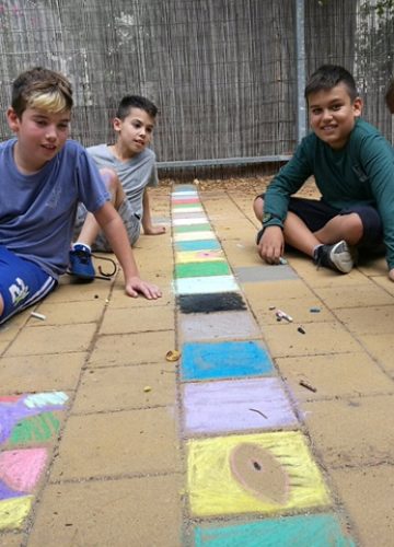 מציירים בגירים – בהנחיית עינת יערי