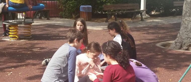 פיקניק כיתתי – סיום יחידה בארוחה חגיגית – אסתי בלקי ושירי טון, ו’2