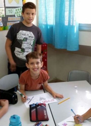 כיתות ו’ חונכות כיתות א’, דנה גולצוב ונגה אובל, כיתה ו’1