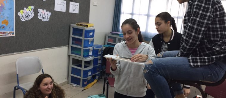 סטופמושאן בלימודי תקשורת – רוני שם-טוב, ח’1