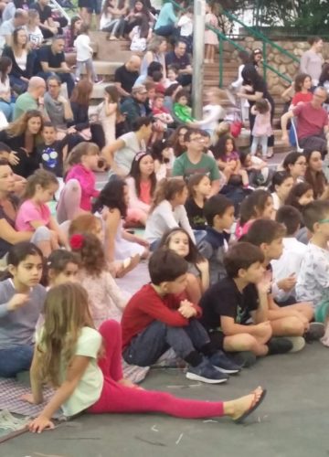 קבלת שבת בבן גוריון בהנחיית בינ”ה – תלמידי שכבה ב’