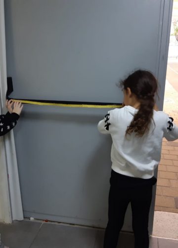 מדידות במרחב הפתוח בכיתה ב’ של שרה