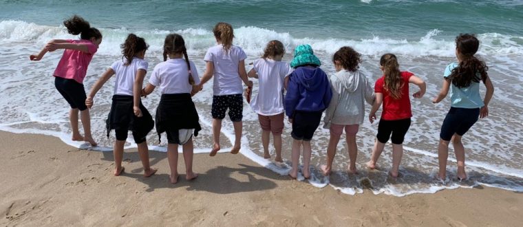 טיול שכבה ב’ לחוף פלמחים – נטע טהון, ב’1