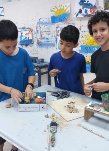 עבודה משותפת בשיעורי אומנות – איתמר מדמוני, איתמר אברמוביץ, אילאי אוסקר ונדב אלימלך