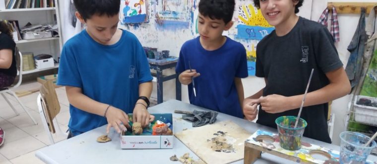 עבודה משותפת בשיעורי אומנות – איתמר מדמוני, איתמר אברמוביץ, אילאי אוסקר ונדב אלימלך