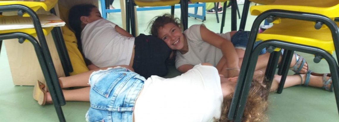 כיתה ב’2 לומדים בכיף באוהלים