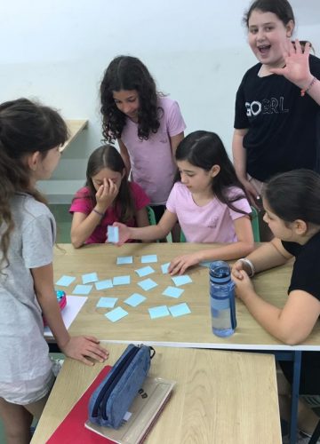 שיעור מזרחנות עם גלית במסגרת “אמירים”