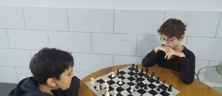 שחמט במסדרונות – נופר שושני, ה’1