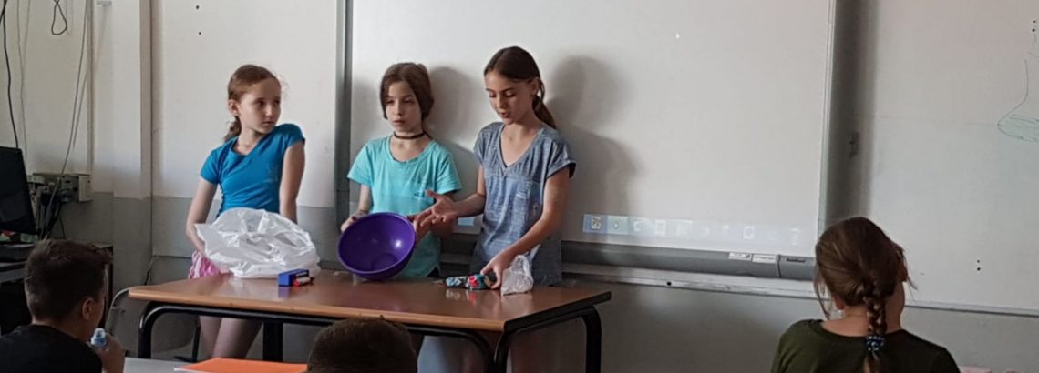 ניסויים מדעיים בכיתה ד’2