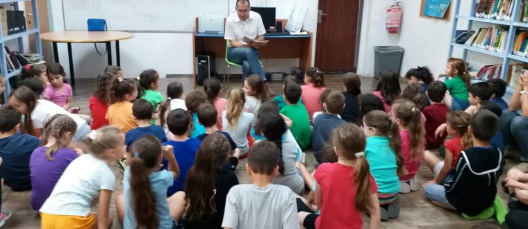 ביקור ראש העיר בספריית בית הספר – נופר שושני, א’1